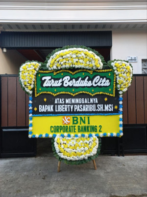 Papan Bunga Duka di Mugi